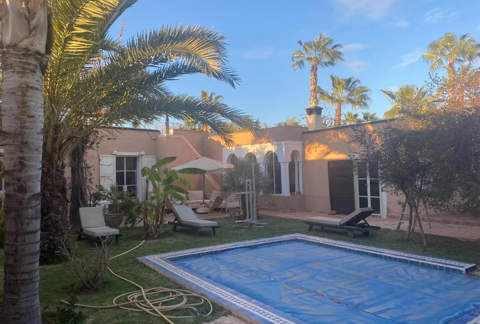 Exceptionnelle Villa Riad Avec Cuisiniere-Piscine Chauffee-Navette Airport Gratuite-Fibre Internet Marrakesh